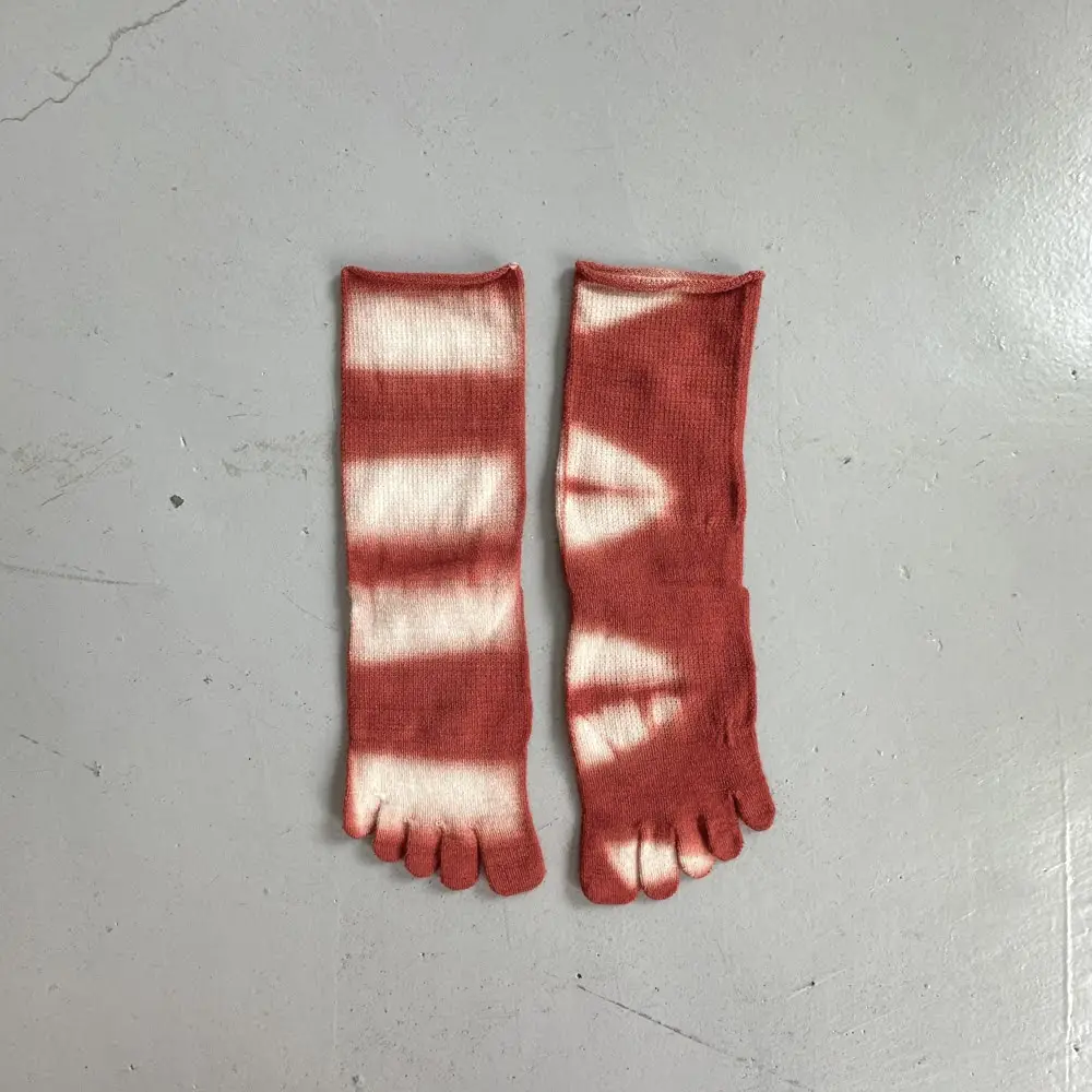 tsunugu by wanowa 冷えとり靴下　草木染め　茜染め