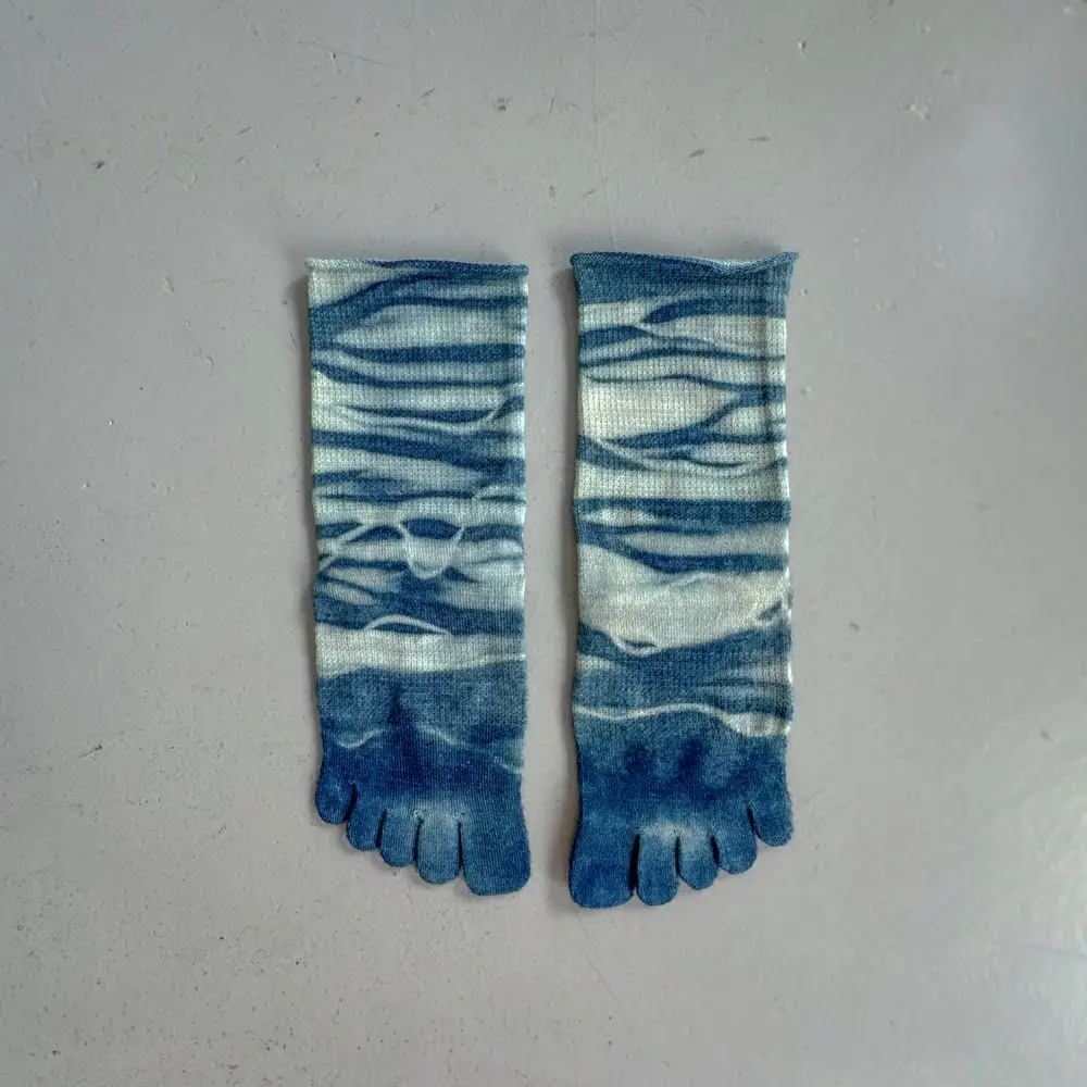 tsunugu by wanowa 冷えとり靴下　草木染め　藍染