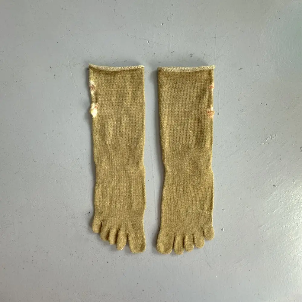 tsunugu by wanowa 冷えとり靴下　草木染め　よもぎ染め