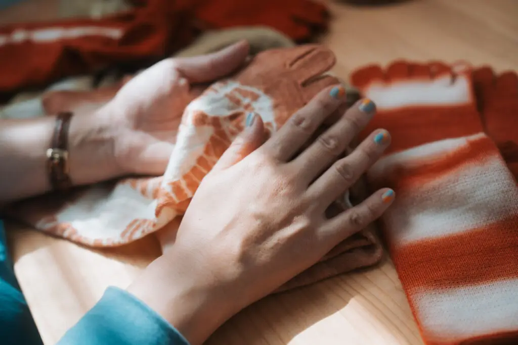 tsunugu by wanowa 草木染め　冷えとり靴下　茜　枇杷